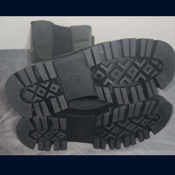 Tall riding boots. - Picture 4 of 4